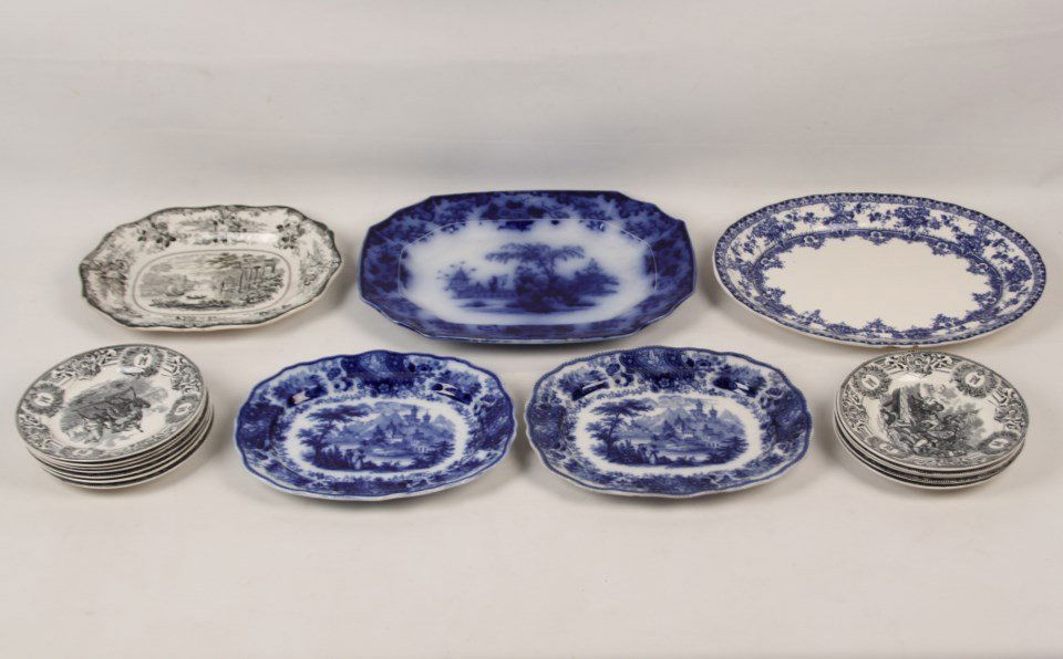 17 PIECE MISCELLANEOUS LOT OF TRANSFER WARE, FLOW BLUE,: 17 PIECE MISCELLANEOUS LOT OF TRANSFER WARE, FLOW BLUE, AND IRONSTONE CONSISTING OF A LARGE 16" OCTAGON SHAPED FLOW BLUE IRONSTONE PLATTER, A PAIR OF 12" MIDDLEPORT BURGESS & LEIGH ENGLAND PLATTERS, A