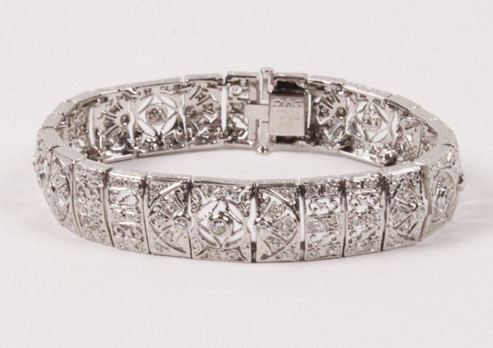 14K WHITE GOLD DIAMOND BRACELET: 14K WHITE GOLD AND DIAMOND BRACELET HAVING APPROX. 1.44 CTW DIAMONDS