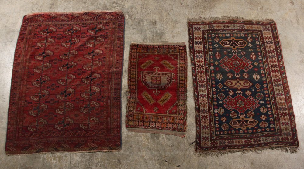 LOT OF 3 MISCELLANEOUS ORIENTAL THROW RUGS: LOT OF 3 MISCELLANEOUS ORIENTAL THROW RUGS INCLUDING A CAUCASIAN 4'9" X 3'2", 1ST QTR. 19TH C.
