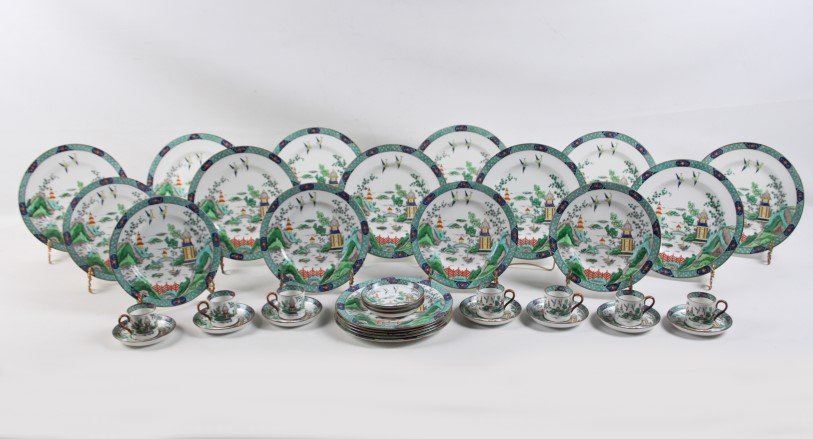37 PIECE LOT OF CROWN STAFFORDSHIRE MADE FOR TIFFANY: 37 PIECE LOT OF ORIENTAL PATTERN PORCELAIN MADE FOR TIFFANY & CO NEW YORK BY CROWN STAFFORDSHIRE ENGLAND; 10-10.5" PLATES, 10-9.25" PLATES, 7 CUPS & SAUCERS, 3 ODD SAUCERS