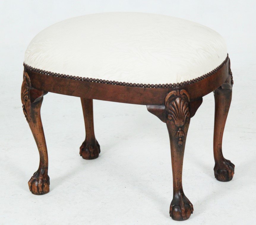 GEORGIAN WALNUT STYLE OVAL STOOL: GEORGIAN WALNUT STYLE OVAL STOOL WITH SHELL CARVED KNEES ON BALL AND CLAW FEET