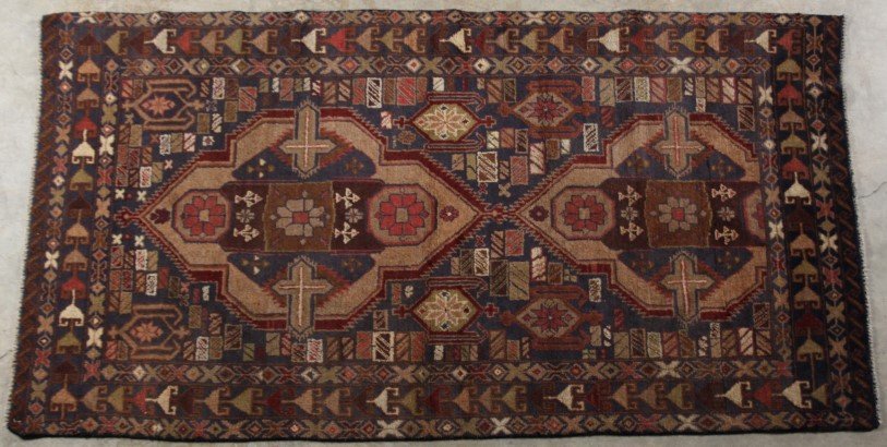 ORIENTAL RUG 3'7" X 6'8" CAUCASIAN: ORIENTAL RUG 3'7" X 6'8" CAUCASIAN