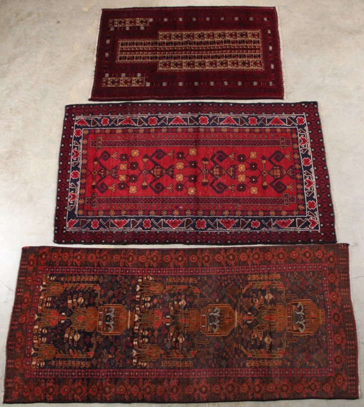 GROUP OF 3 ORIENTAL SCATTER RUGS: GROUP OF 3 ORIENTAL SCATTER RUGS; 3'2" X 7'2", 3' X 4'9", 3'7" X 6'3"