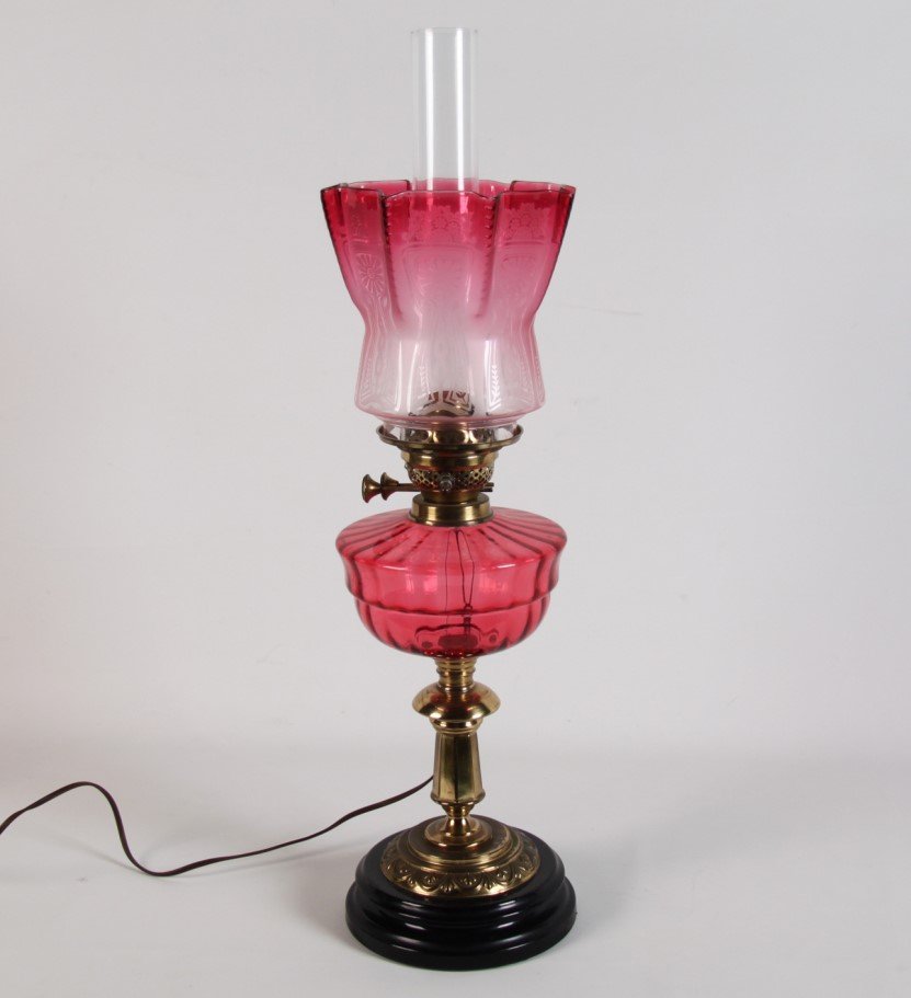 CRANBERRY GLASS OIL LAMP (1 of 2)