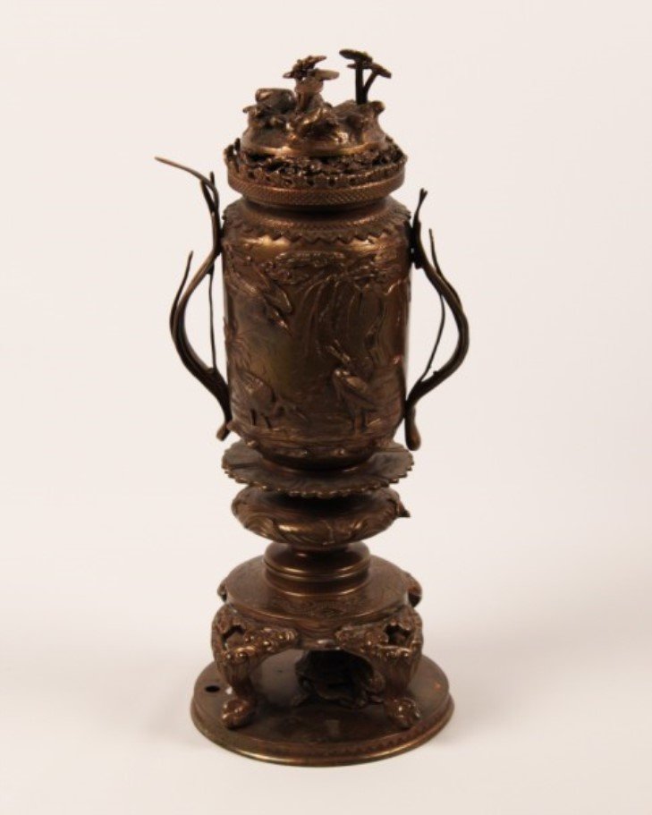 ORIENTAL BRONZE CAPPED URN (1 of 1)