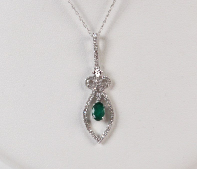 14K DIAMOND AND EMERALD PENDANT NECKLACE (1 of 2)
