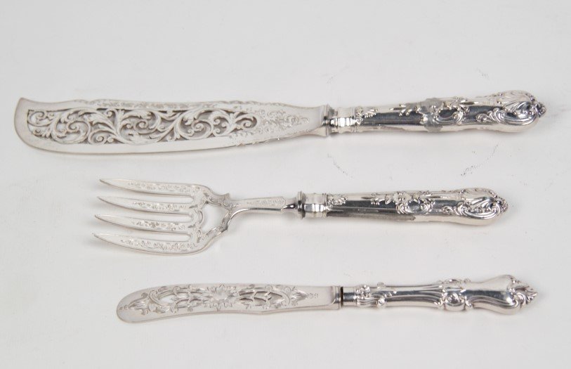 2 PIECE ENGRAVED AND SILVER FISH SET WITH COMPANION (1 of 6)