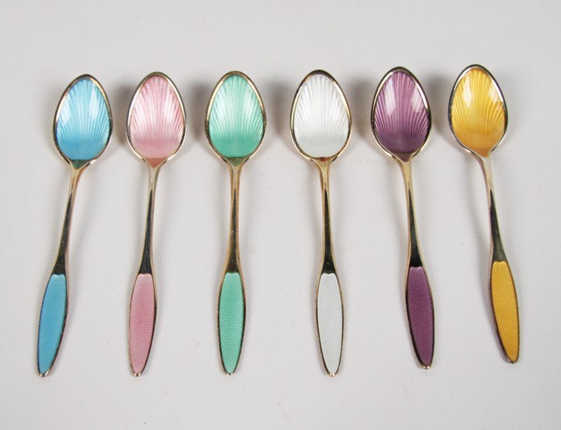 SET OF 6 VERMEIL AND STERLING SILVER DEMI-TASSE SPOONS: SET OF 6 "FRIGAST" VERMEIL AND STERLING SILVER DEMI-TASSE SPOONS, DENMARK IN ORIGINAL WOODEN BOX