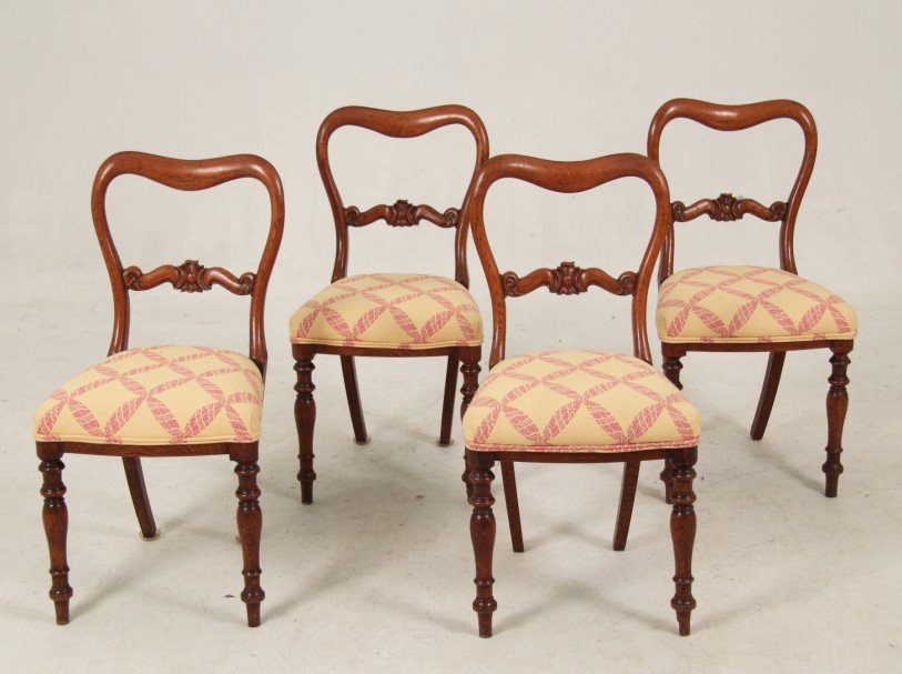SET OF 4 ENGLISH OAK VICTORIAN CHAIRS (1 of 2)