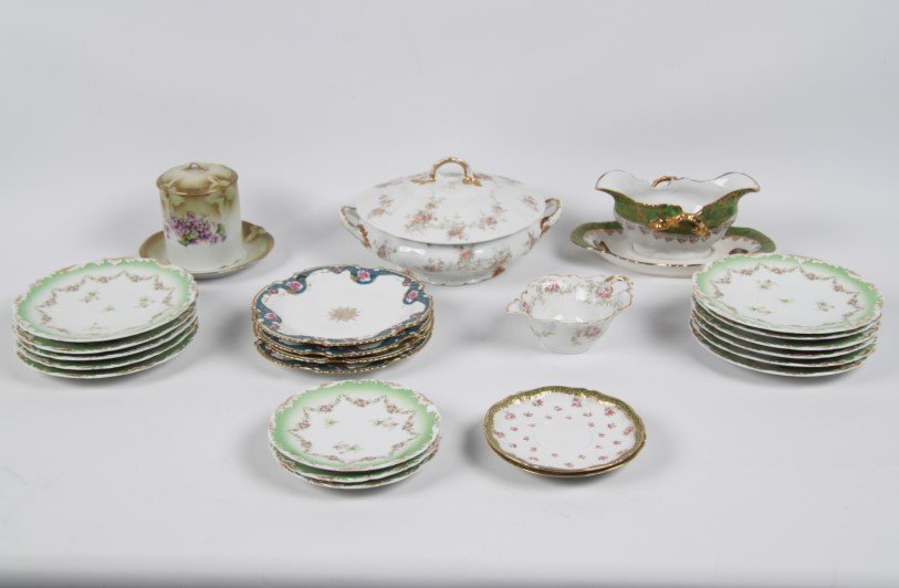 25 PIECE MISCELLANEOUS LOT OF HAND PAINTED PORCELAIN: 25 PIECE MISCELLANEOUS LOT OF HAND PAINTED, PRIMARILY FRENCH, PORCELAIN INCLUDING LIMOGE; 5"H X 8" DIA. TUREEN