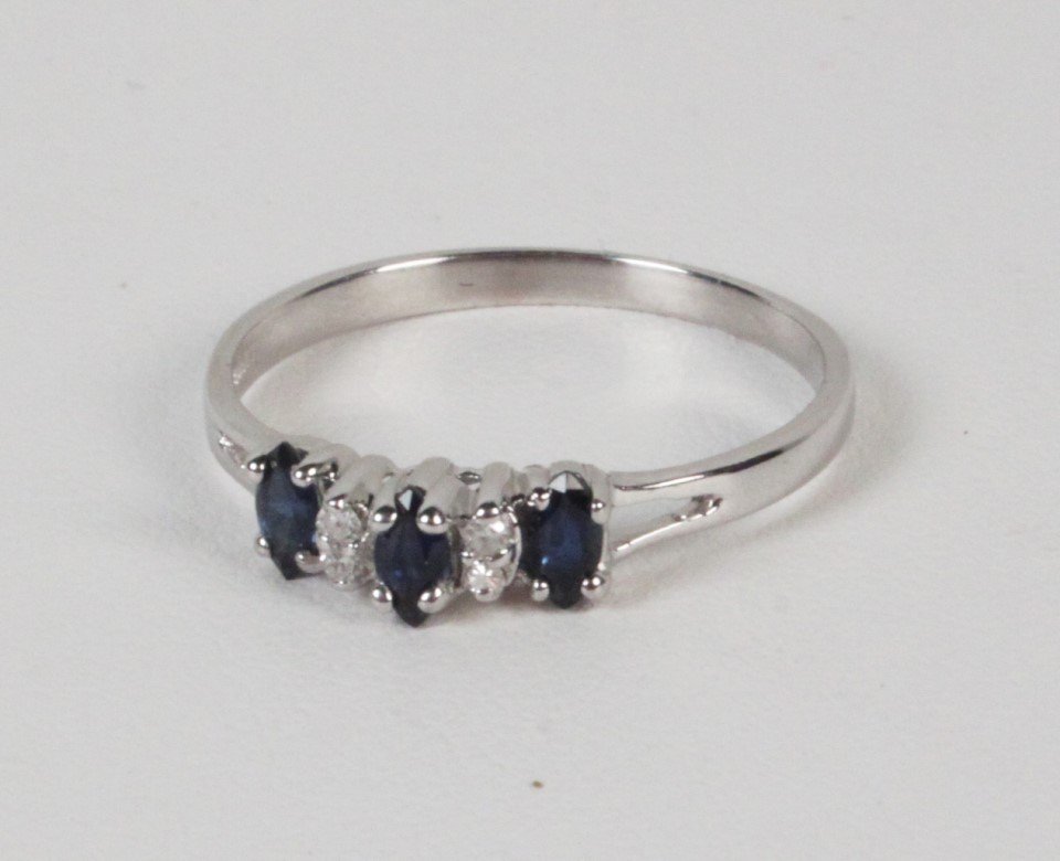 14K WHITE GOLD DIAMOND AND SAPPHIRE RING: 14K WHITE GOLD PETITE DIAMOND AND SAPPHIRE RING