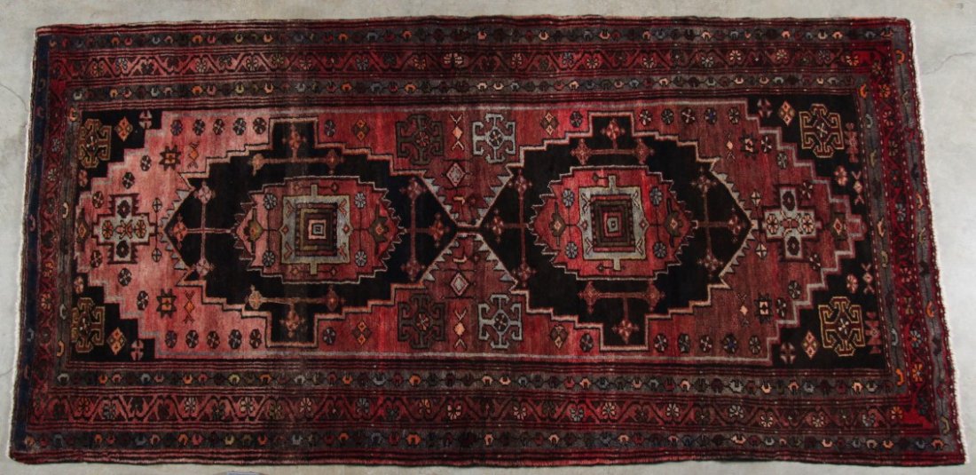 ORIENTAL RUG 4'2" X 8'4" CAUCASIAN: ORIENTAL RUG 4'2" X 8'4" CAUCASIAN