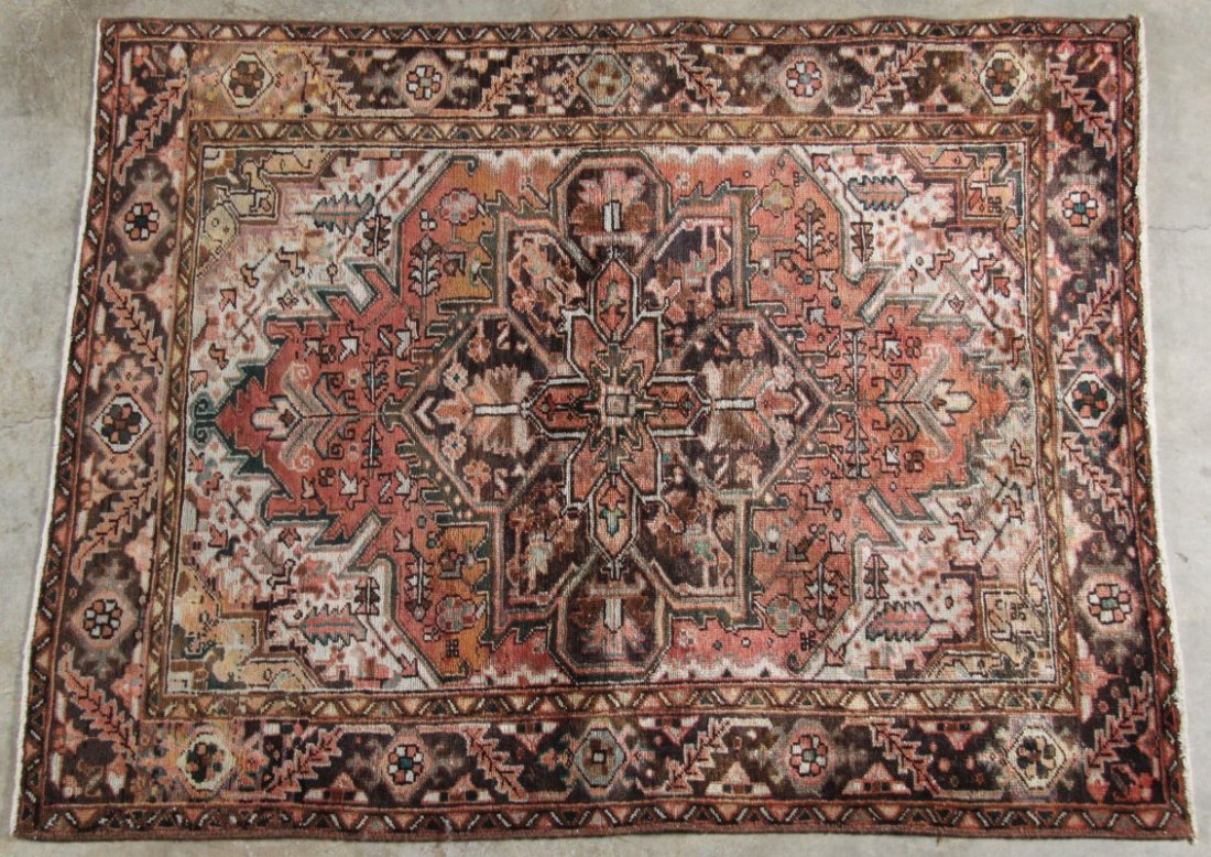 ORIENTAL RUG 4'10" X 6'3" HERIZ: ORIENTAL RUG 4'10" X 6'3" HERIZ