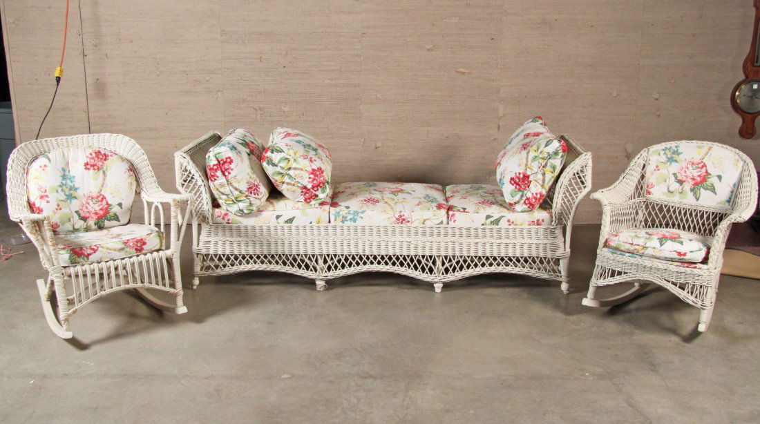 COMPLETE CONTENTS OF ENCLOSED SUN ROOM (1 of 2)