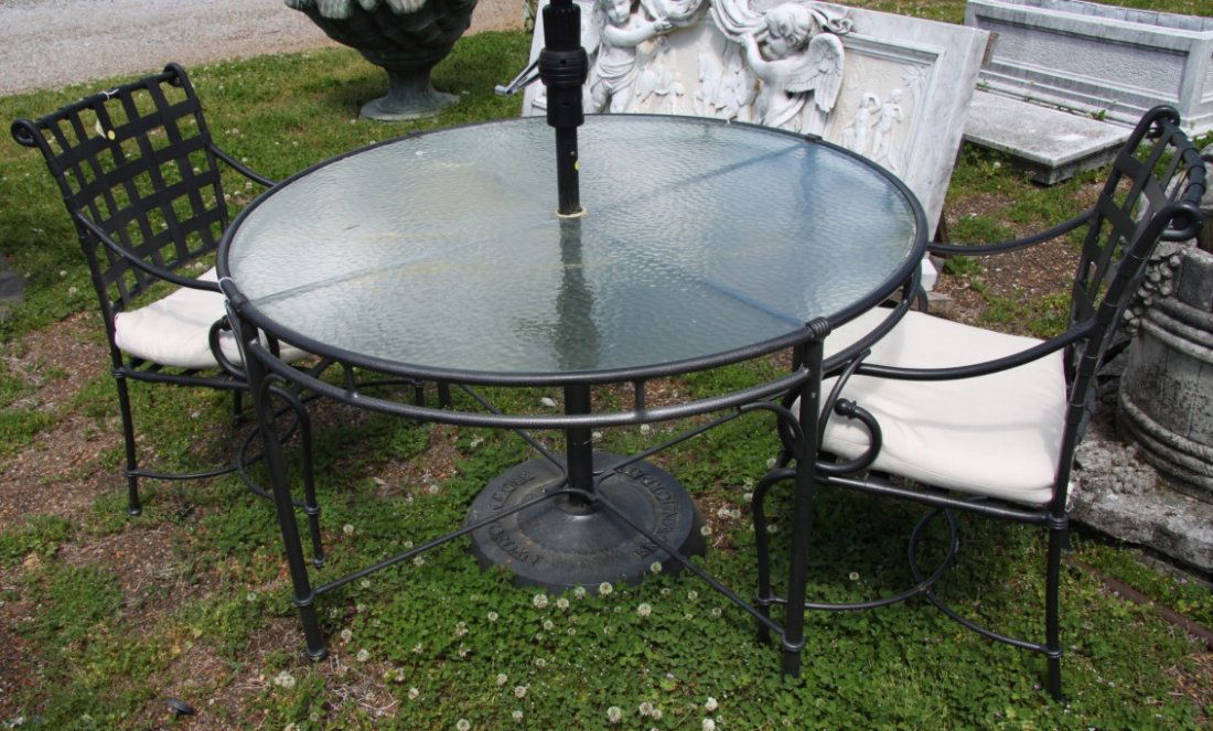 BROWN JORDAN UMBRELLA TABLE WITH 2 ARM CHAIRS (1 of 1)