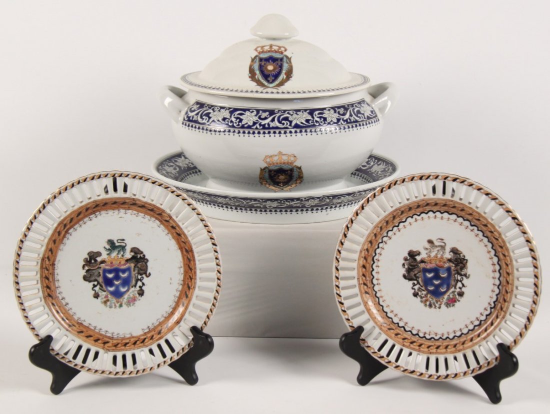 3 PIECE MISCELLANEOUS LOT OF EXPORT STYLE PORCELAIN (1 of 3)