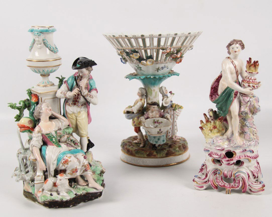 3 PIECE LOT OF CONTINENTAL PORCELAIN FIGURINES (1 of 5)
