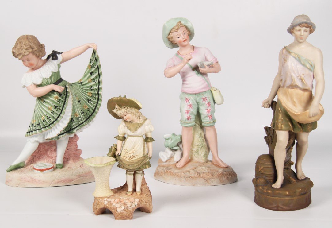 4 PIECE LOT OF VIENNA AND BISQUE PORCELAIN FIGURES (1 of 3)