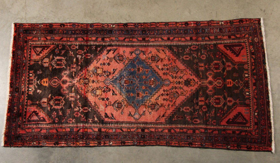 ORIENTAL RUG 3'3" X 6'7" HAMADAN (1 of 2)