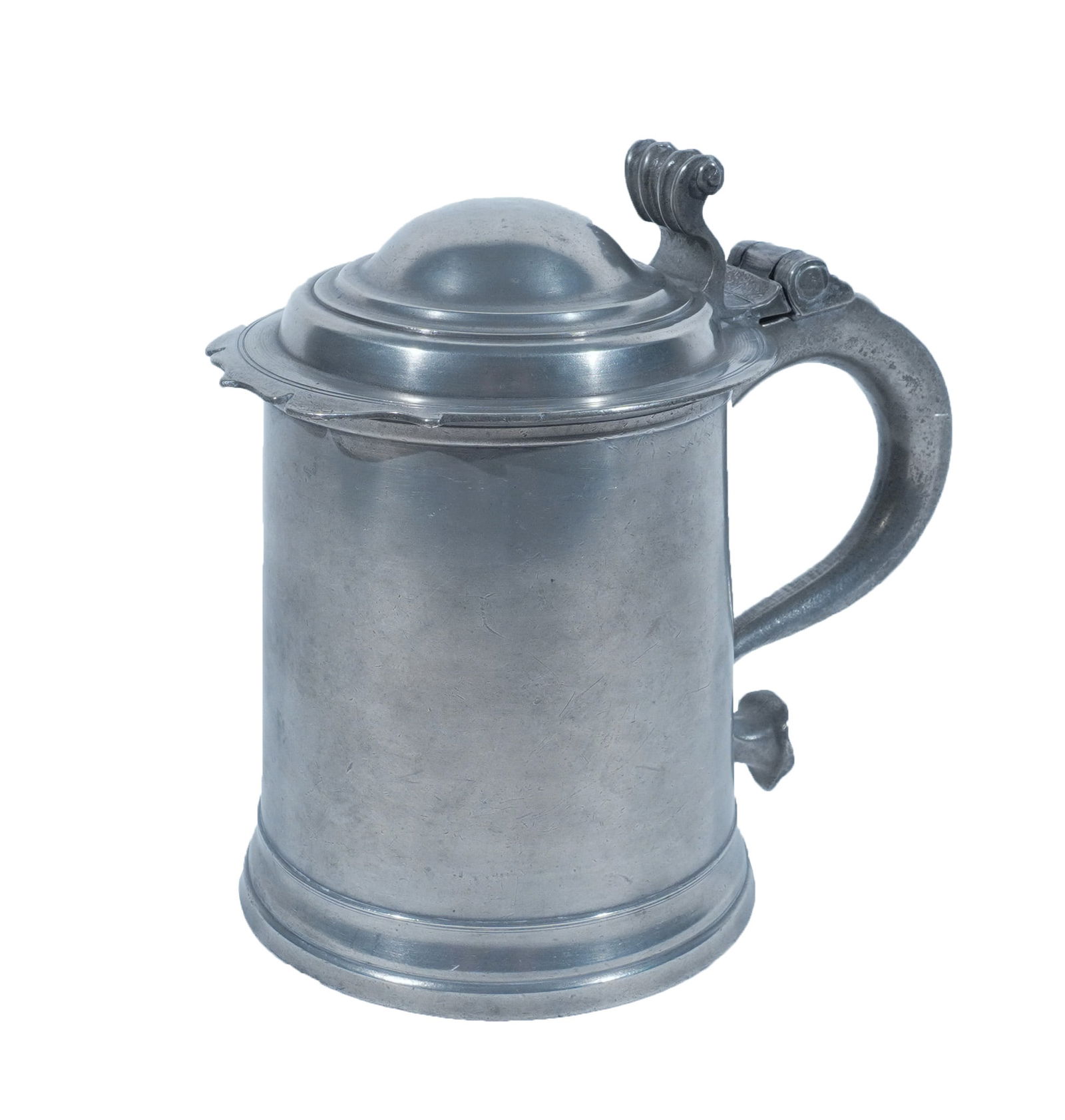 American Pewter Kettledrum Tankard, William Bradford Jr. (1688-1758), New York, First Half 18th: American Pewter Kettledrum TankardWilliam Bradford Jr. (1688-1758), New York, First Half 18th CenturyStamped maker's mark to bottom.Property from the Helen M. Huling TrustHeight: 7-1/8 in (18.1 cm)
