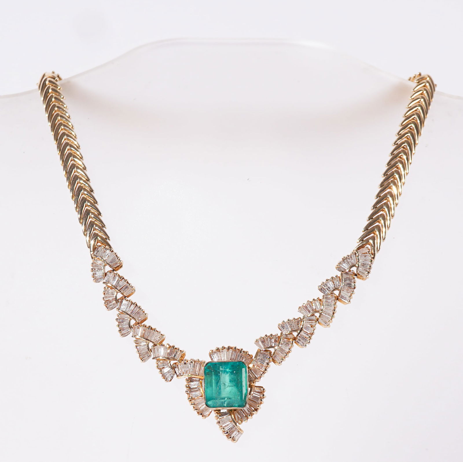 14-Karat Yellow-Gold, Emerald and Diamond Necklace, Gross weight: 37.1 dwt., Length: 16 in (40.6 cm) (1 of 2)