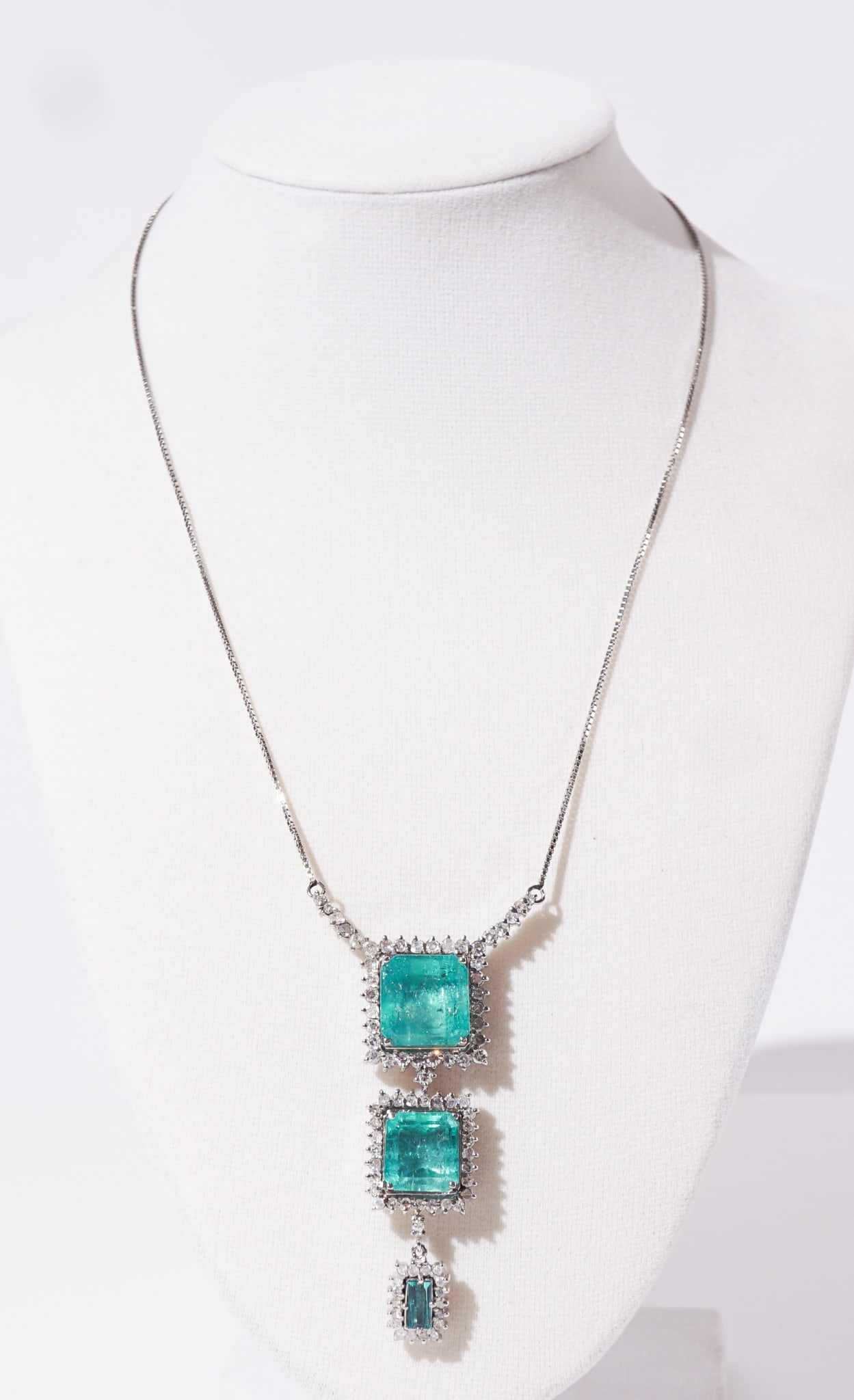 14-Karat White-Gold, Emerald and Diamond Necklace, Gross weight: 12 dwt., Length: 17 in (43.1 cm) (1 of 2)