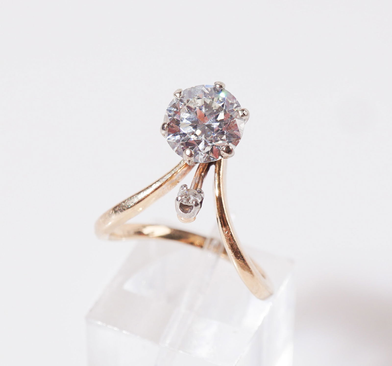 14-Karat Yellow-Gold and Diamond Ring, Gross weight: 2.5 dwt., Shank size: 7-1/4 (1 of 2)