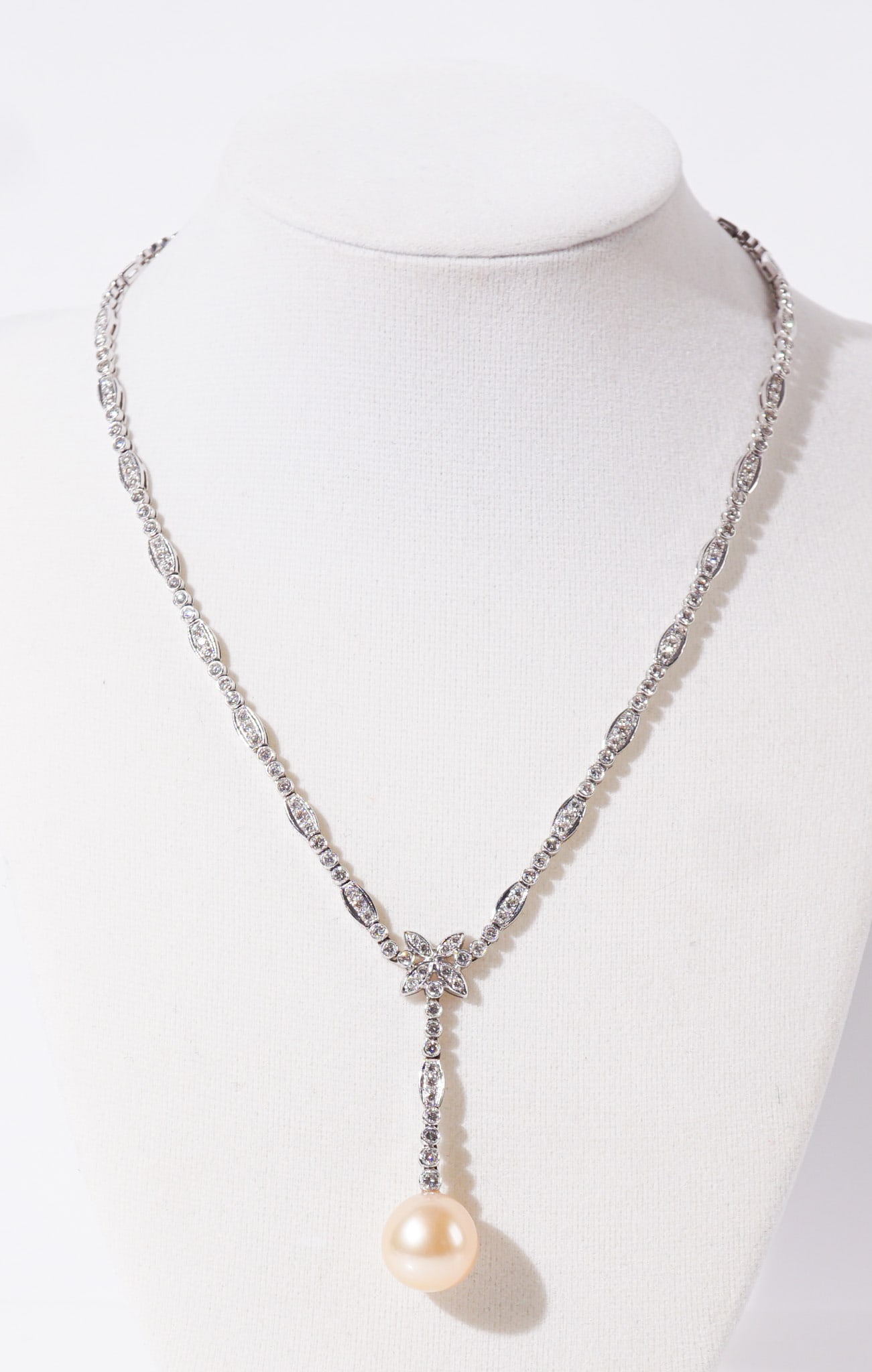 18-Karat White-Gold, Golden South Sea Pearl and Diamond Necklace, Gross weight: 17.7 dwt., Length: (1 of 3)