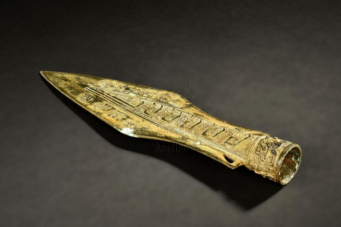 ARCHAIC BRONZE RITUAL SPEAR TIP, QIANG (1 of 10)