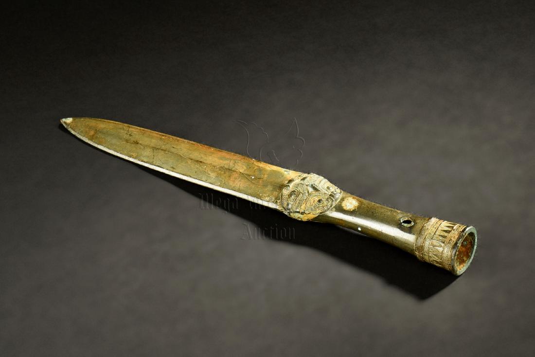 ARCHAIC BRONZE SPEAR TIP, MAO (1 of 11)