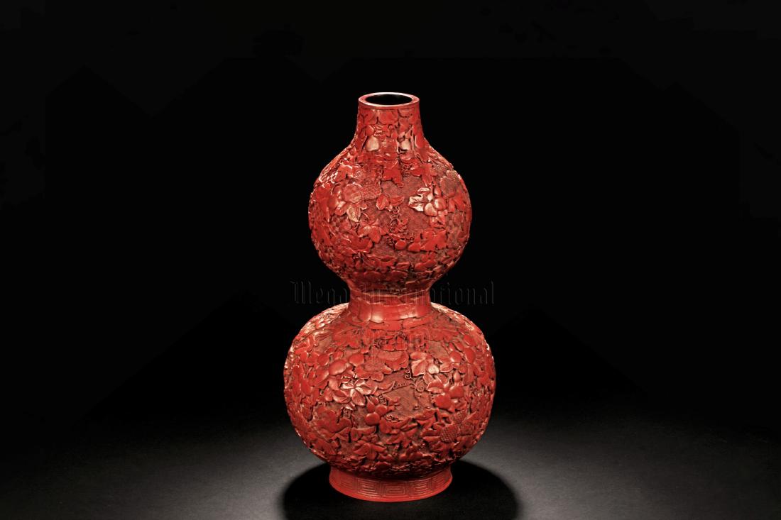 CARVED CINNABAR LACQUER DOUBLE GOURD VASE (1 of 8)