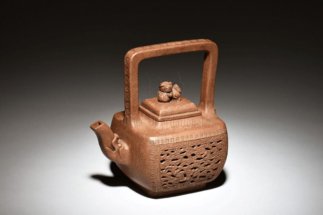WANG NANLIN: YIXING ZISHA STONEWARE TEAPOT (1 of 7)
