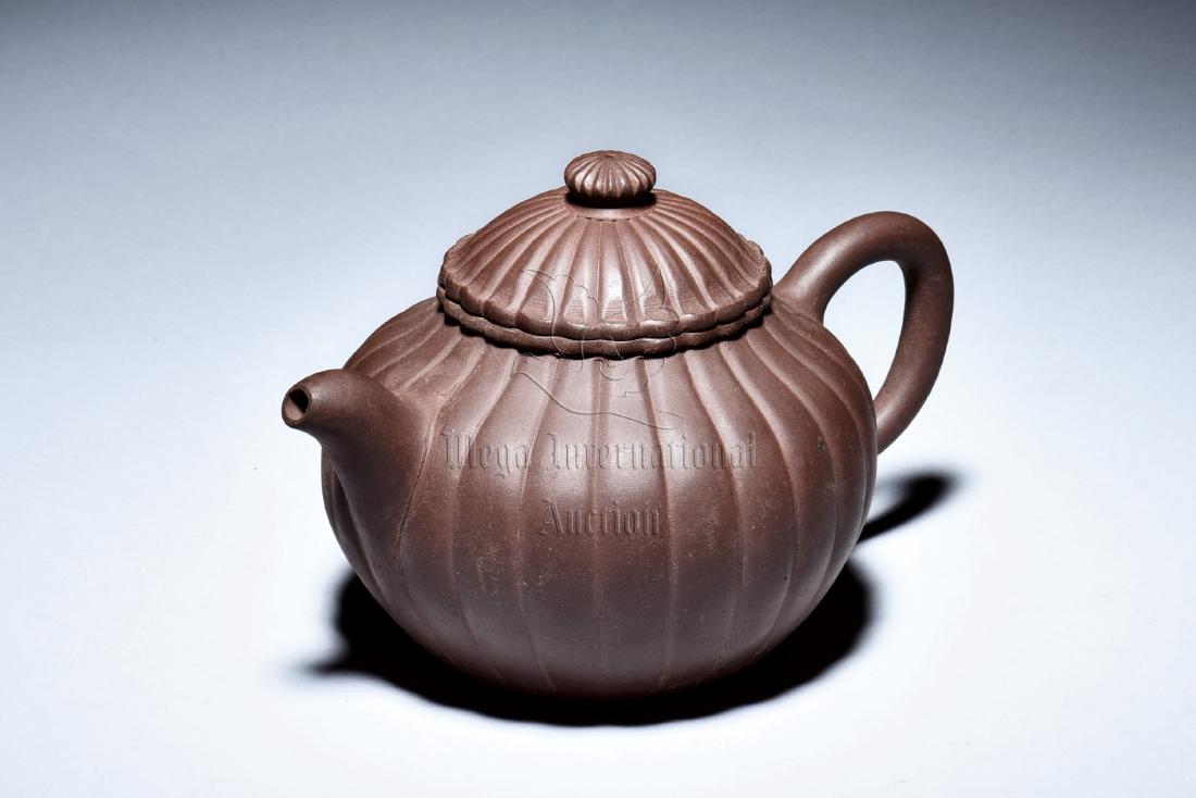 YIXING ZISHA CHRYSANTHEMUM FLOWER TEAPOT (1 of 5)