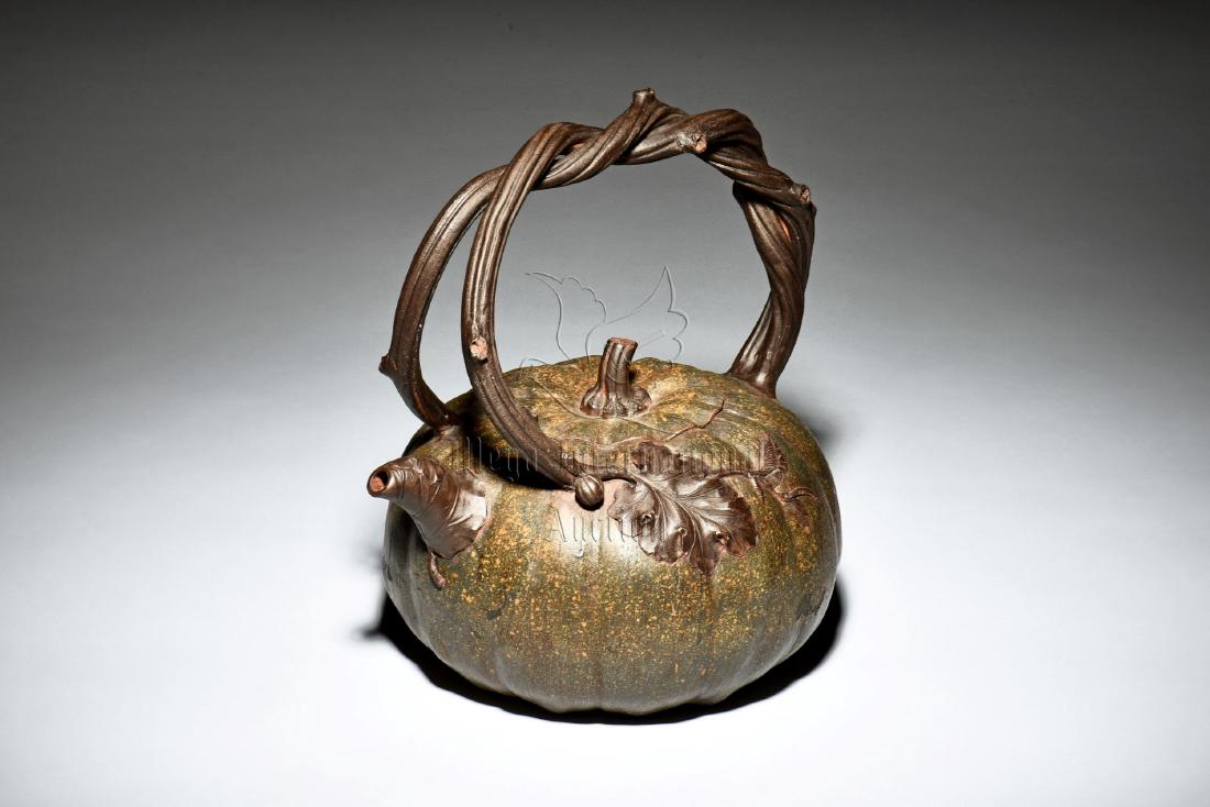 YIXING ZISHA 'PUMPKIN' TEAPOT (1 of 8)