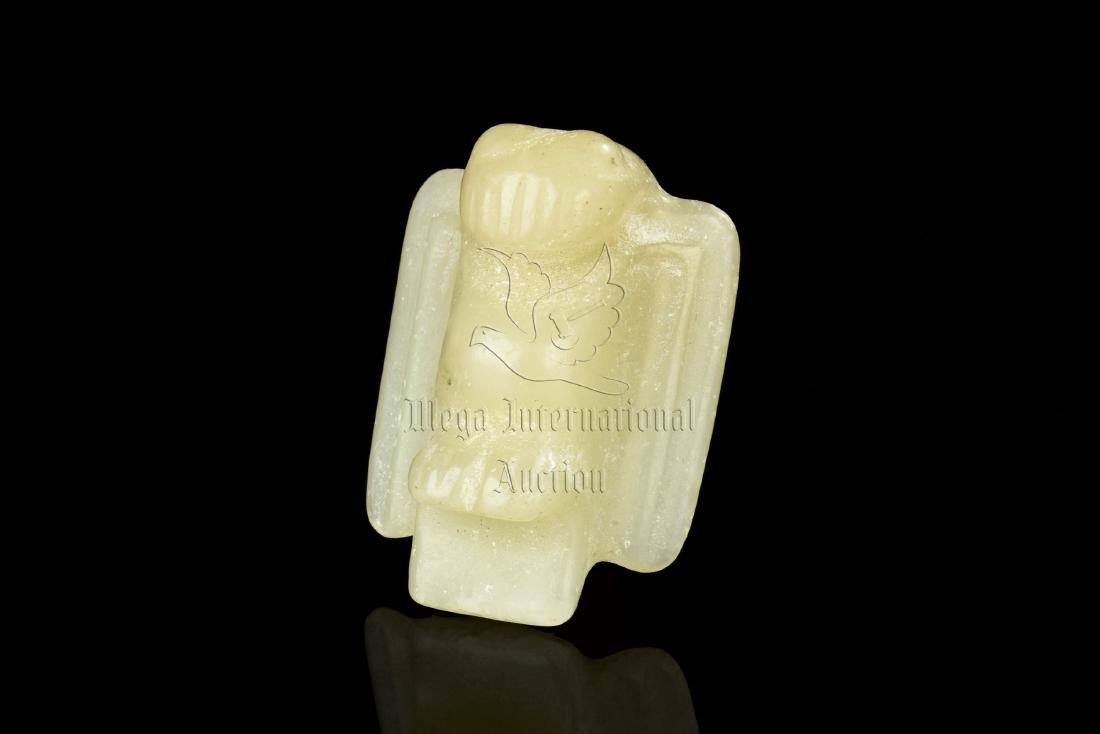 HONGSHAN CULTURE JADE CARVED 'EAGLE' ORNAMENT (1 of 7)
