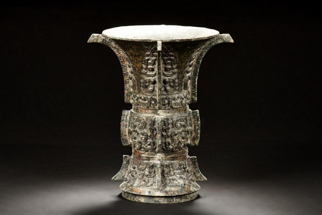 ARCHAIC BRONZE RITUAL VESSEL, GU (1 of 8)
