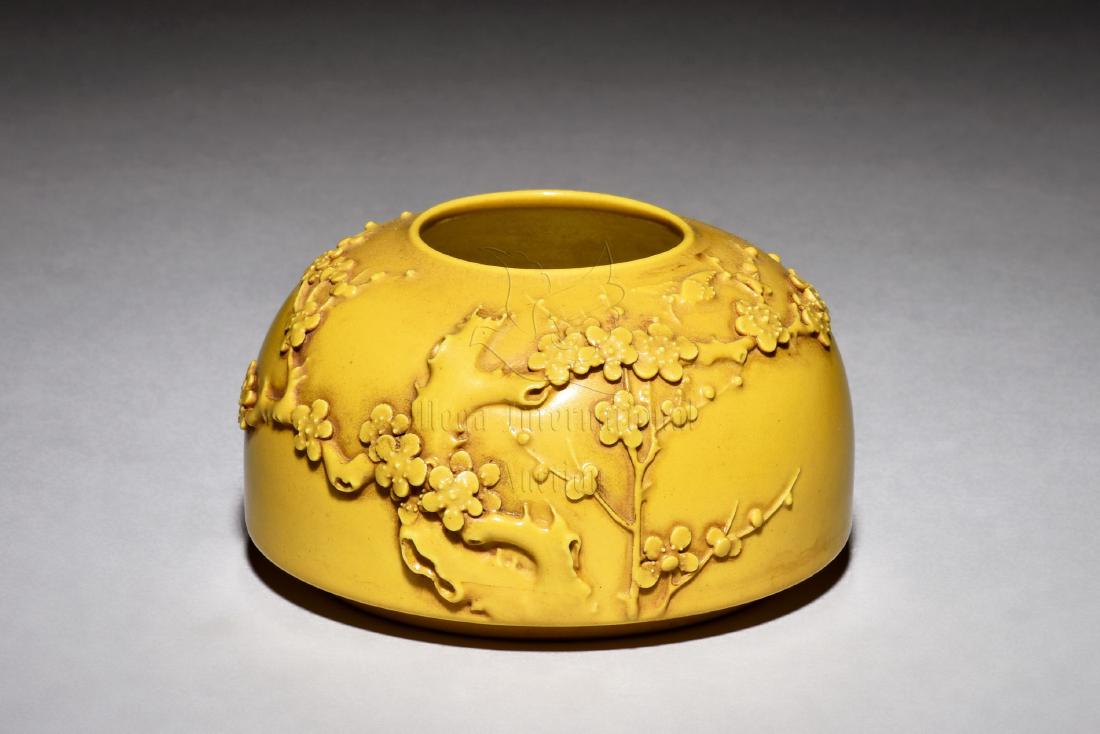 YELLOW GLAZED 'FLOWERS' WASHER (1 of 6)
