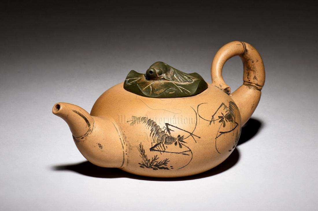 YIXING ZISHA 'SHRIMP' TEAPOT (1 of 6)