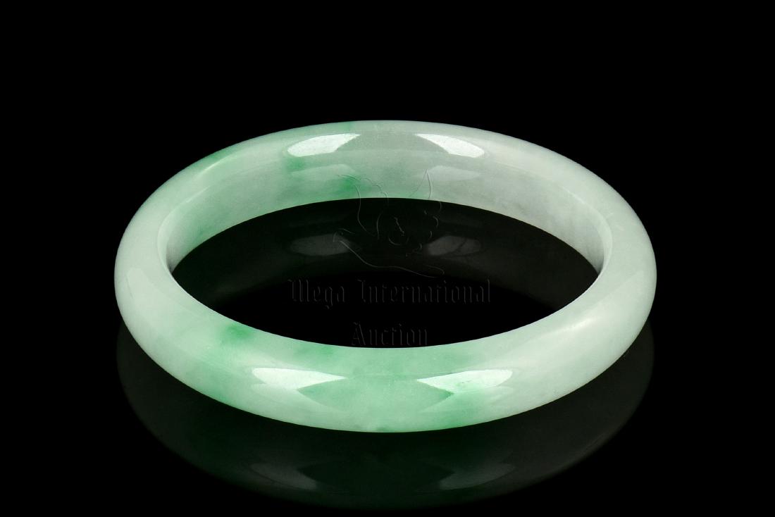 JADEITE ROUND BANGLE WITH AIGL CERTIFICATE (1 of 7)