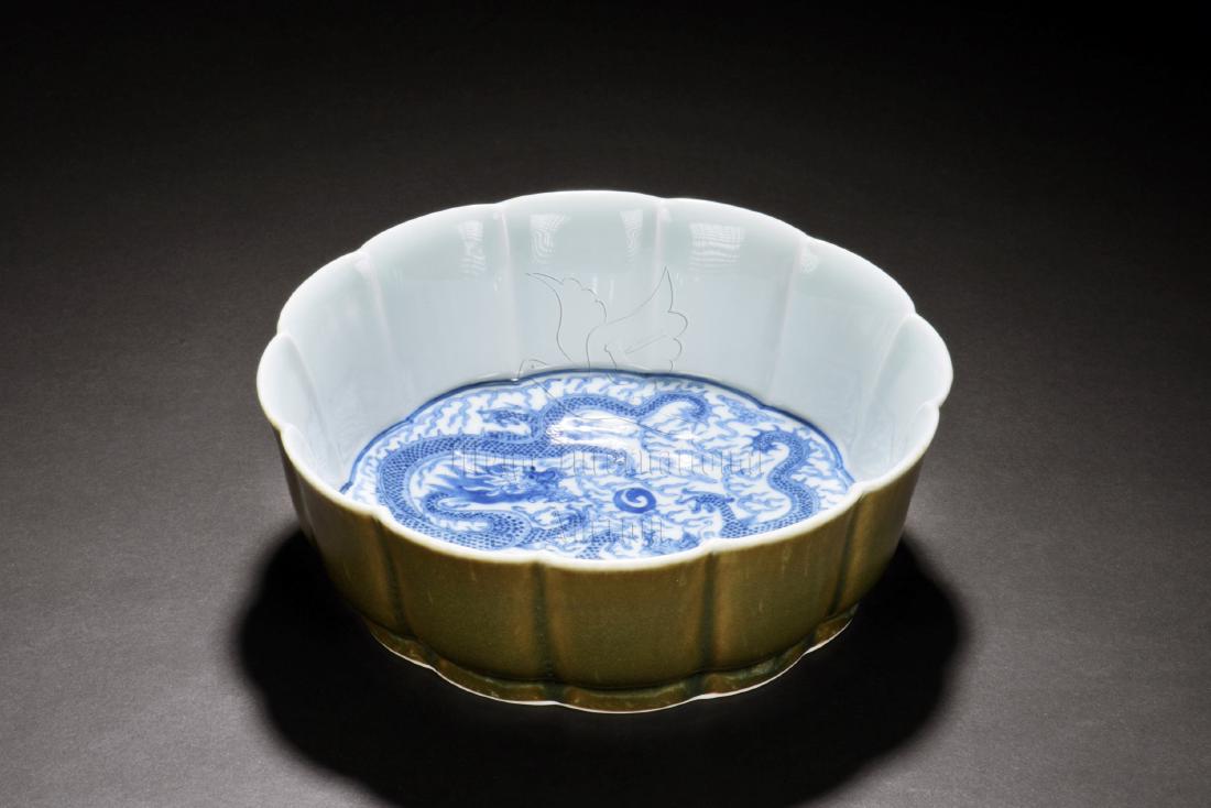 BLUE AND WHITE GREEN GLAZED WASHER (1 of 7)