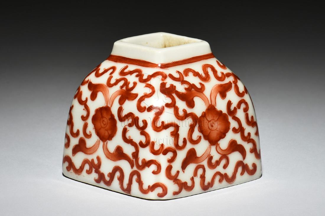 UNDERGLAZED RED 'FLOWERS' SPITTOON (1 of 6)