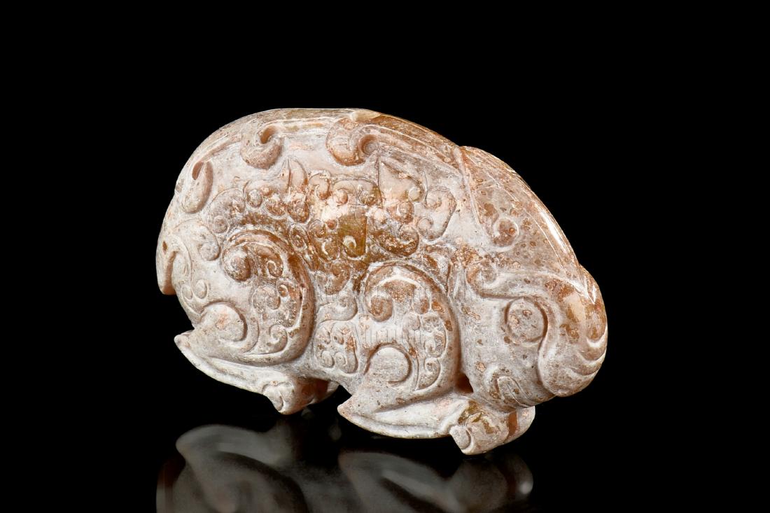 JADE CARVED 'RABBIT' ORNAMENT