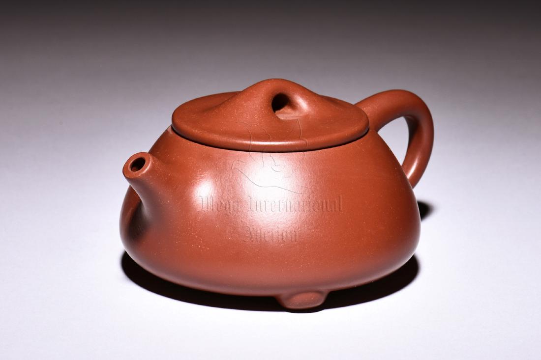 YIXING ZISHA TRIPOD TEAPOT (1 of 7)