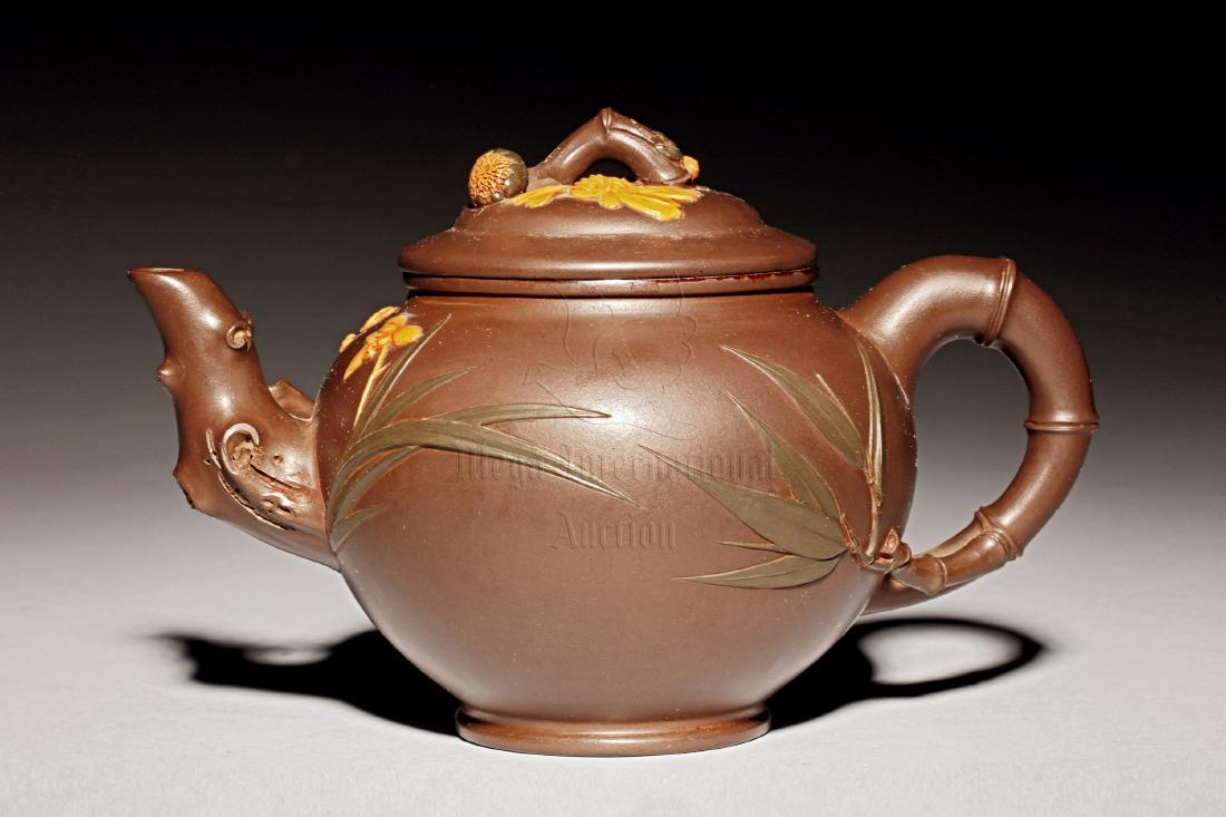 YIXING ZISHA PAINTED 'PLUM FLOWERS' TEAPOT (1 of 7)