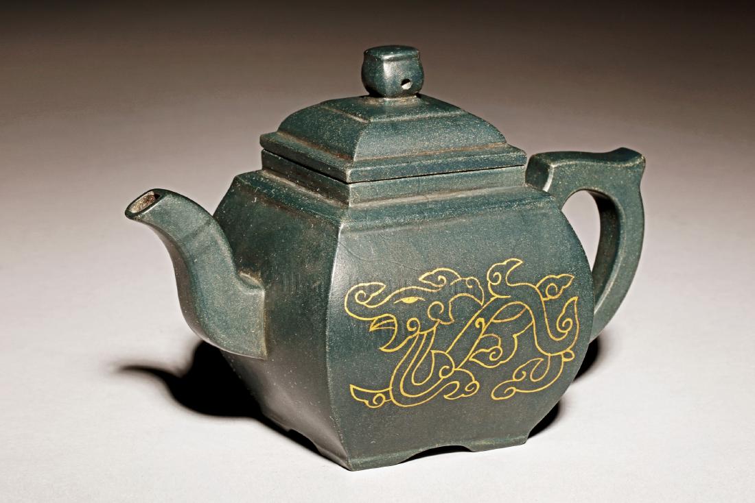 YIXING ZISHA 'DRAGON' TEAPOT (1 of 4)
