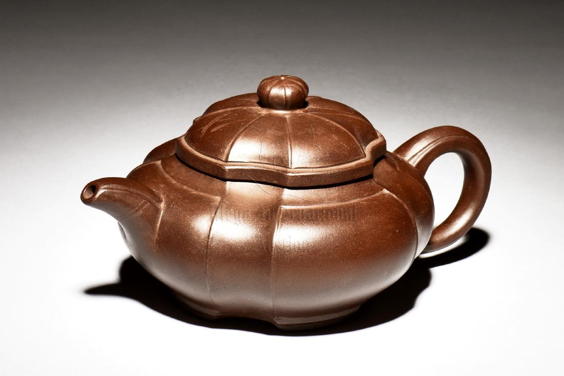 YIXING ZISHA FOUR-LOBED TEAPOT (1 of 7)