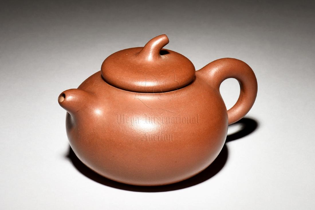 YIXING ZISHA ROUND TEAPOT (1 of 7)