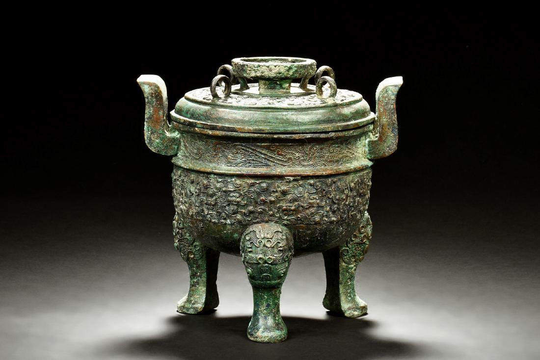 ARCHAIC BRONZE CAST RITUAL TRIPOD CENSER, GE (1 of 11)