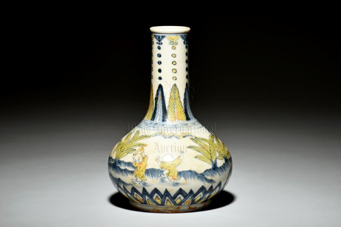 FAMILLE ROSE 'CHILDREN' VASE (1 of 7)