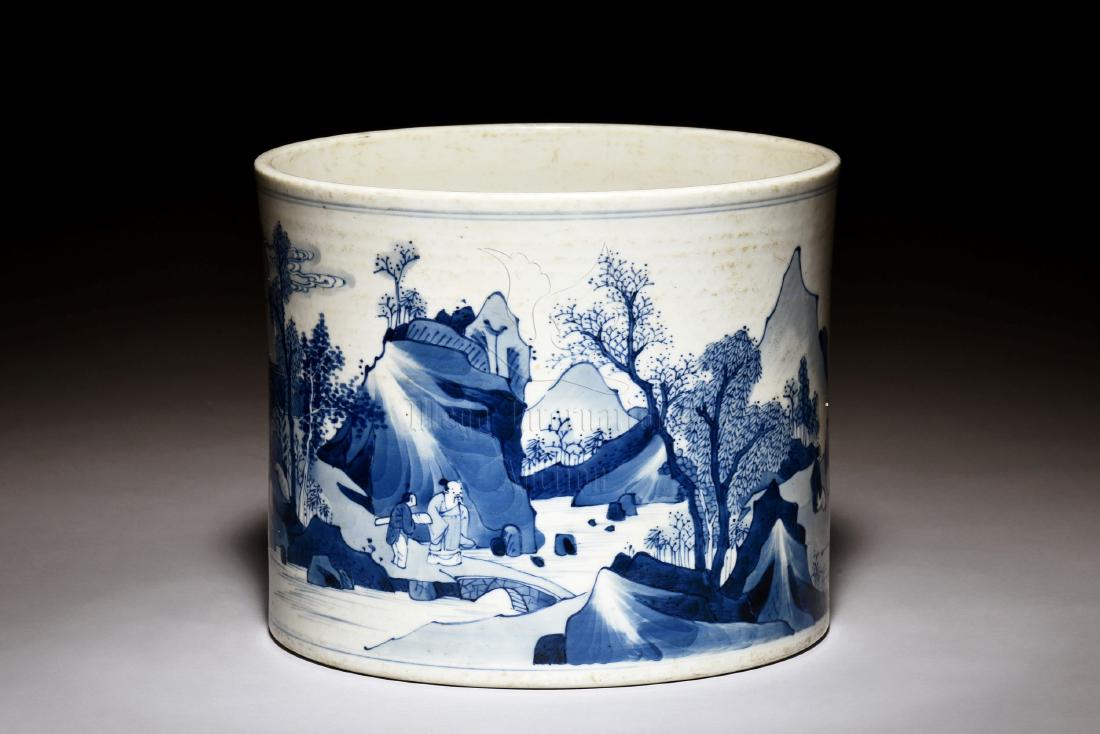 BLUE AND WHITE 'LANDSCAPE SCENERY' BRUSH POT (1 of 7)